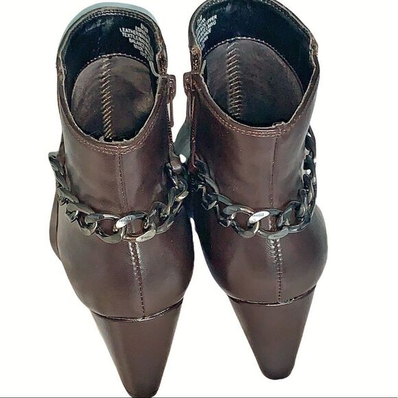 *NEW* Easy Spirit Brown Heeled Bootie w/ Chain Detail 6.5 M - Picture 3 of 6